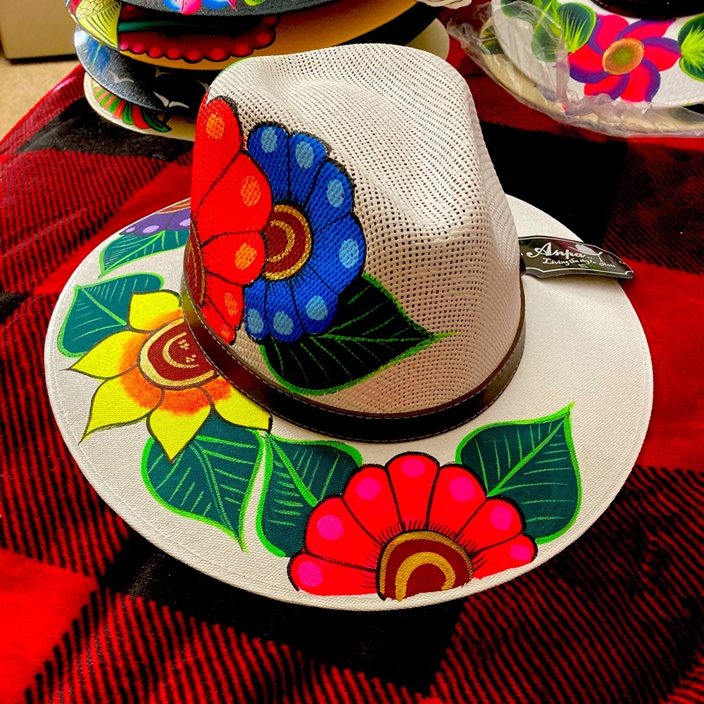 “Authentic Mexican “hand painted Panamá style hat!